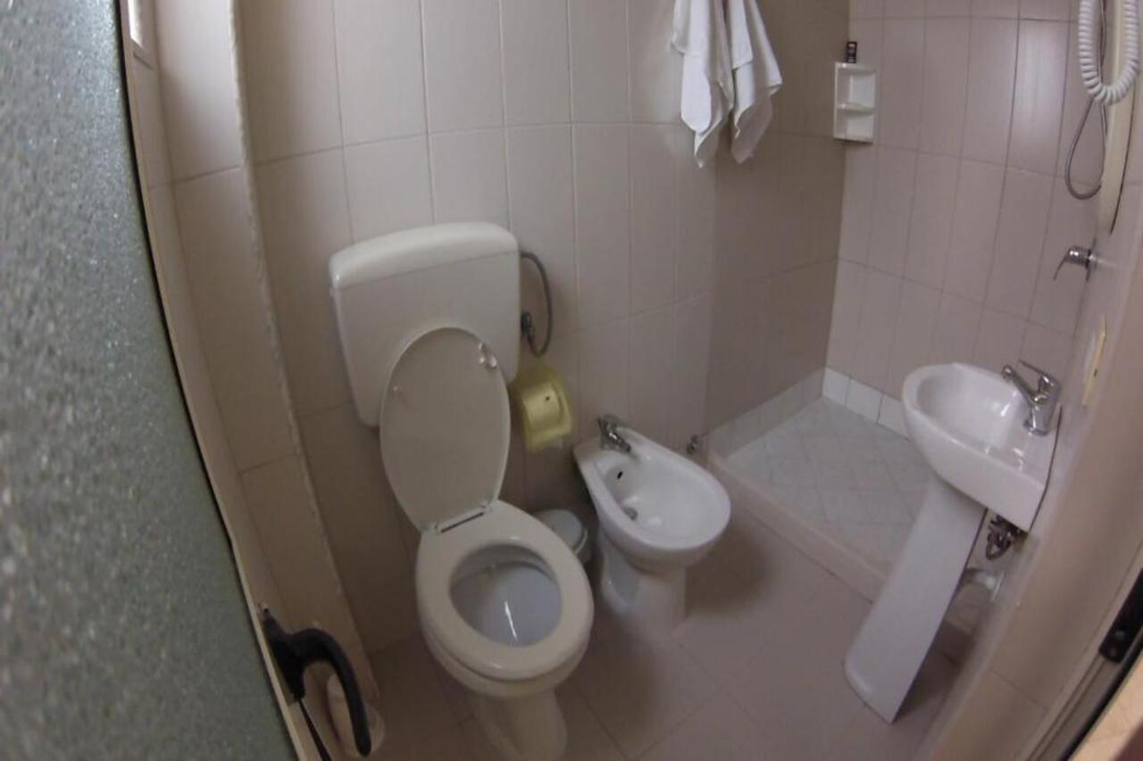 Hotel 4 Stinet Vlore Luaran gambar