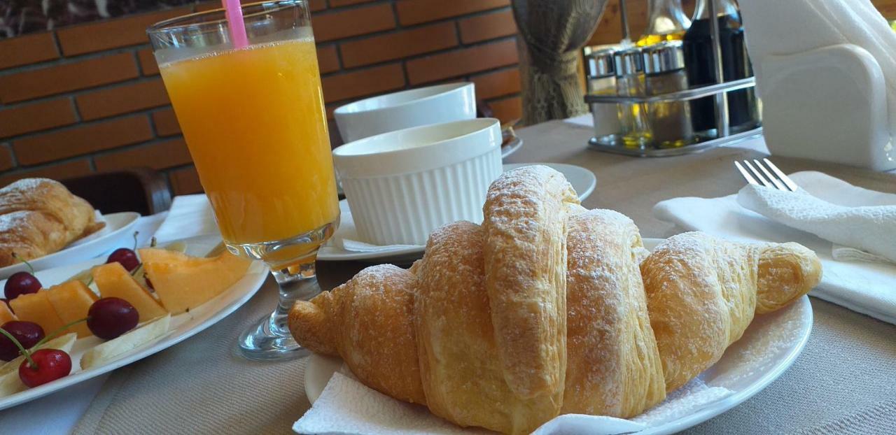 Hotel 4 Stinet Vlore Luaran gambar