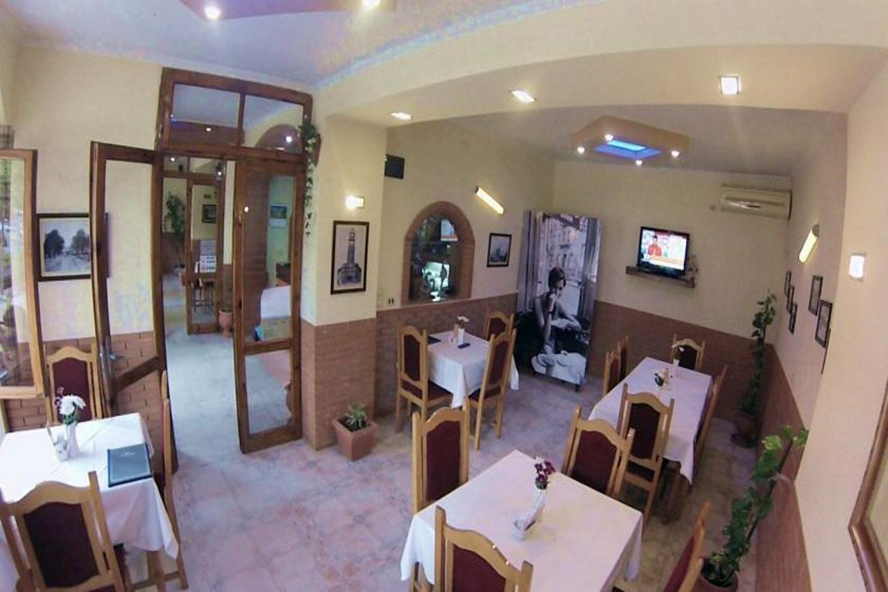 Hotel 4 Stinet Vlore Luaran gambar
