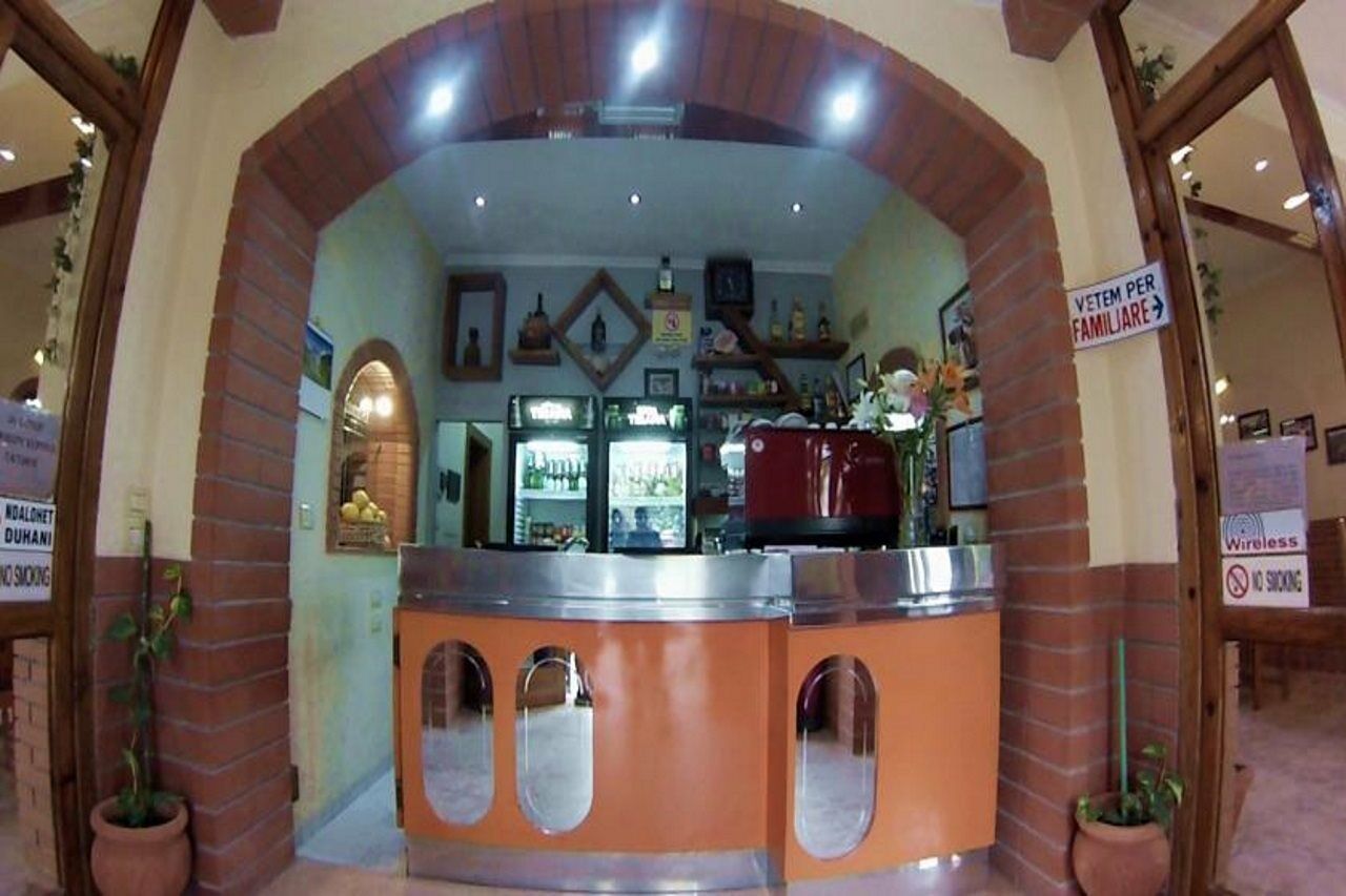 Hotel 4 Stinet Vlore Luaran gambar