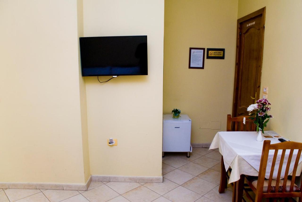 Hotel 4 Stinet Vlore Luaran gambar
