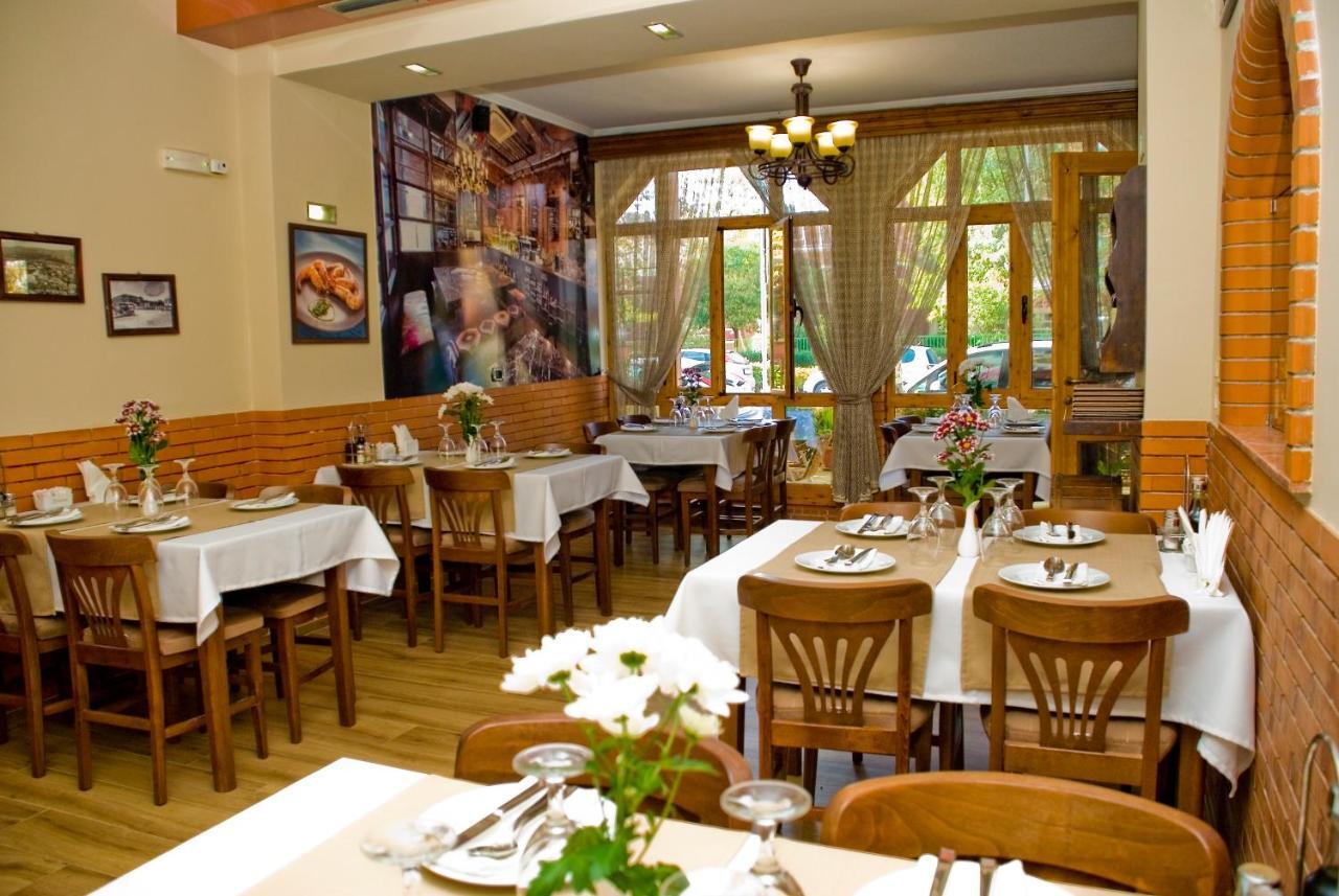 Hotel 4 Stinet Vlore Luaran gambar