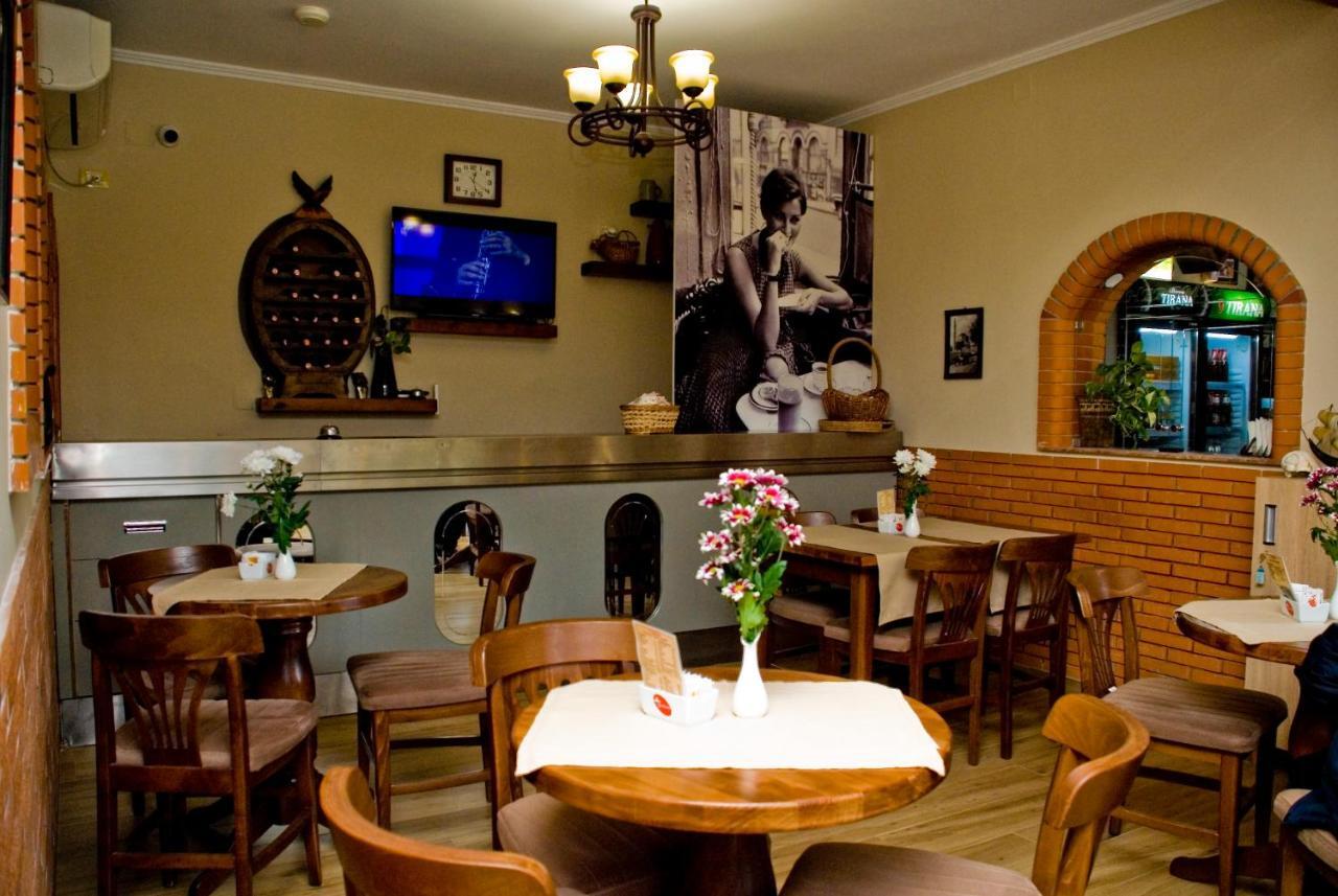 Hotel 4 Stinet Vlore Luaran gambar